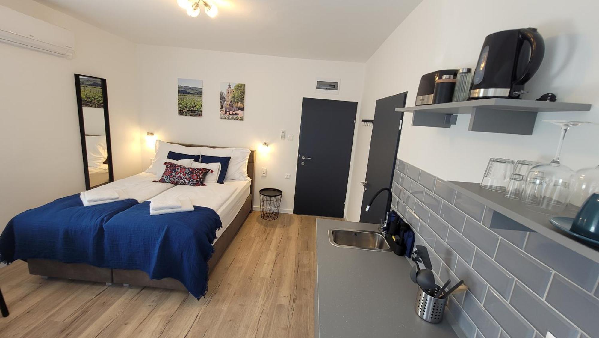 Natali Apartmanhaz Eger Luaran gambar